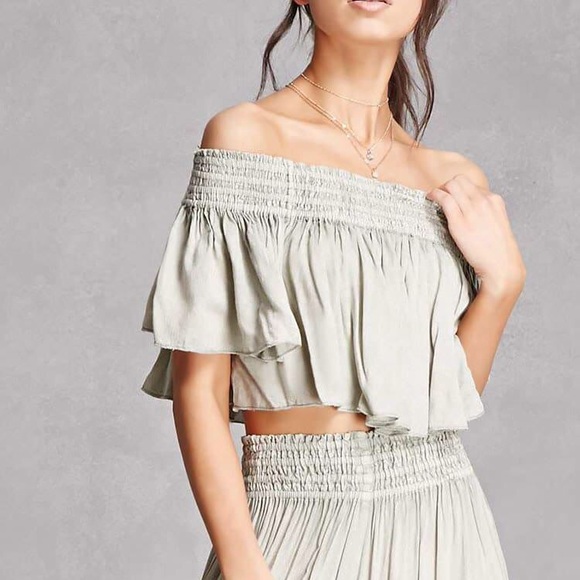 Forever 21 Tops - Boho me off the shoulder crop top Small
